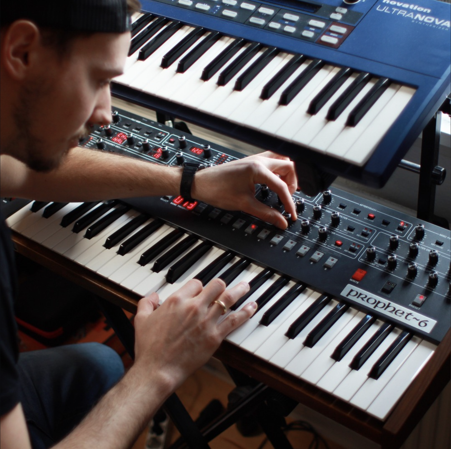 Ectronic gallery image 1