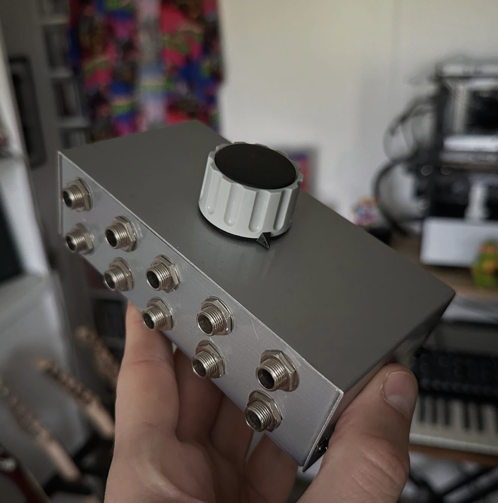 Ectronic gallery image 5